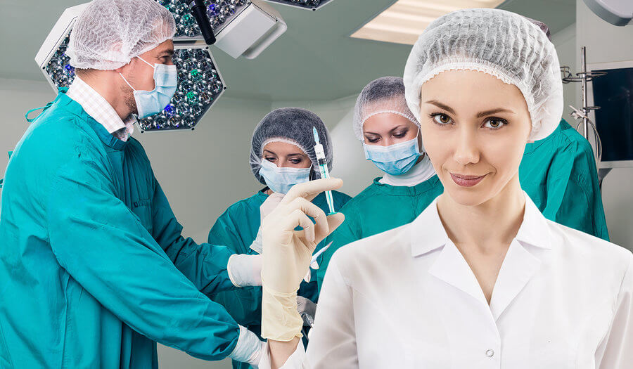 nurse anesthetists holding a seringe